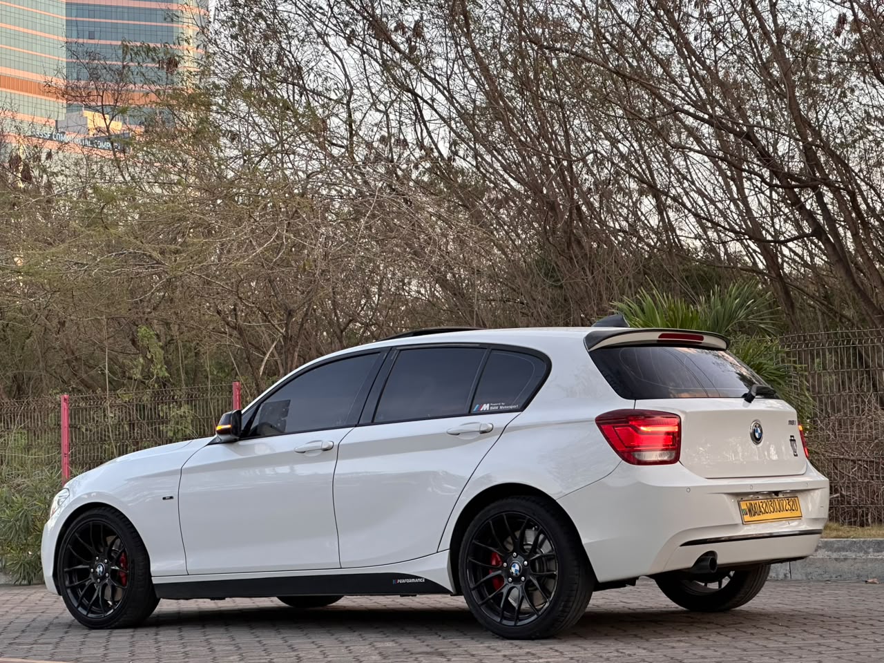 BMW 1 SERIES thumbnail 7